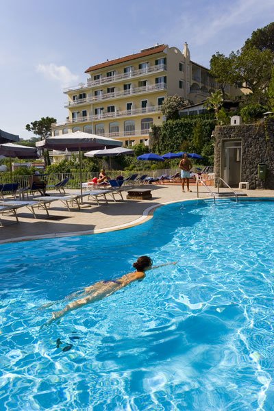 1661034837piscina